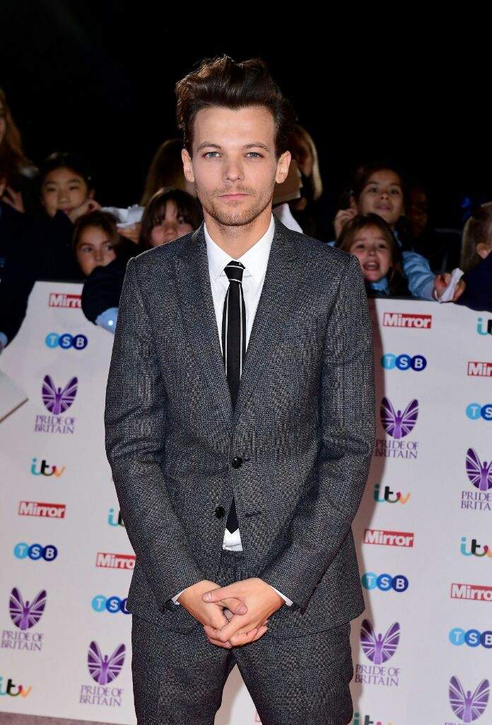 Louis Tomlinson's Fashion Through The Years | Directioners Amino