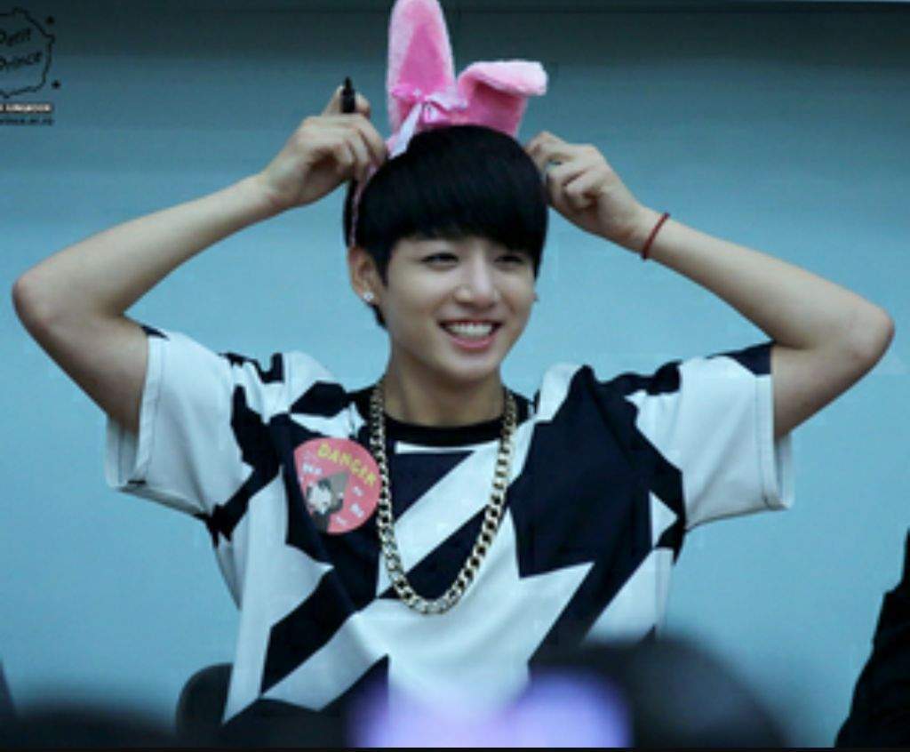 PROOF THAT JEON JUNGKOOK IS ACTUALLY A BUNNY! | ARMY's Amino