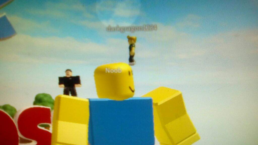 Chilling With A Big Noob Roblox Amino - worst types of noobs roblox amino