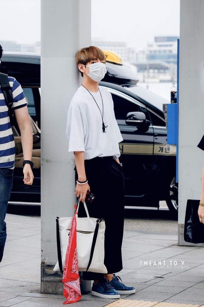 bts wearing bags