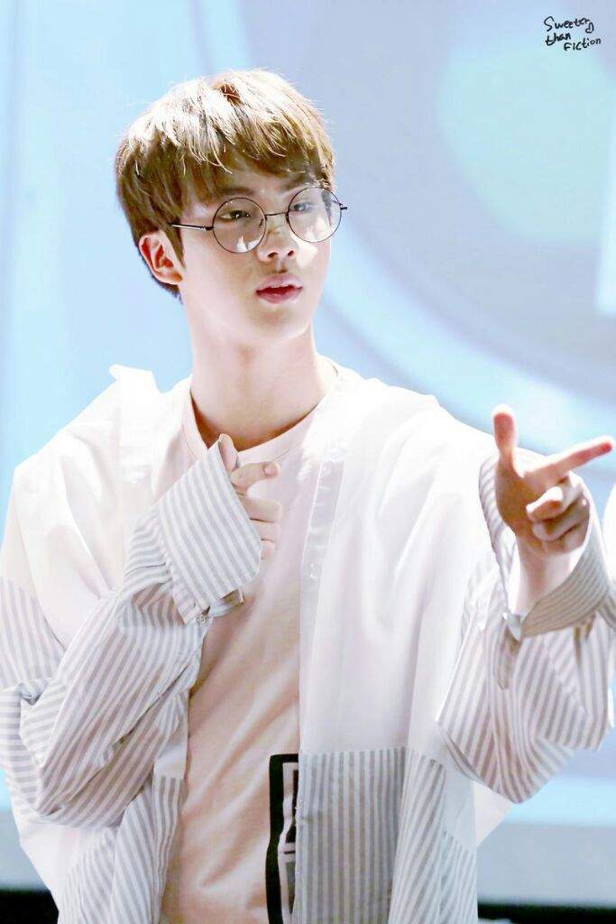 Seokjin Wearing Glasses 😍😍 Armys Amino 4622