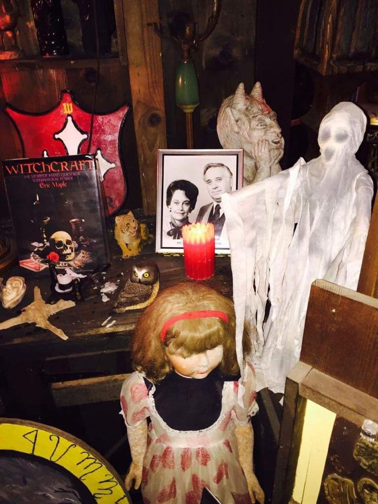 ir al Museo de Los Warren? •Horror•Amino Amino