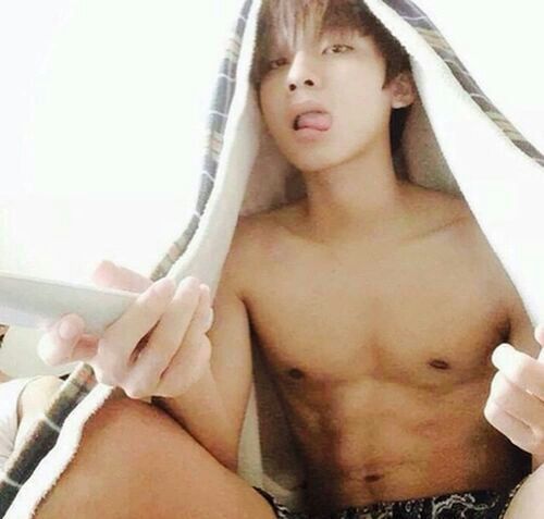 Bts sin camisa ? | ARMY's Amino Amino