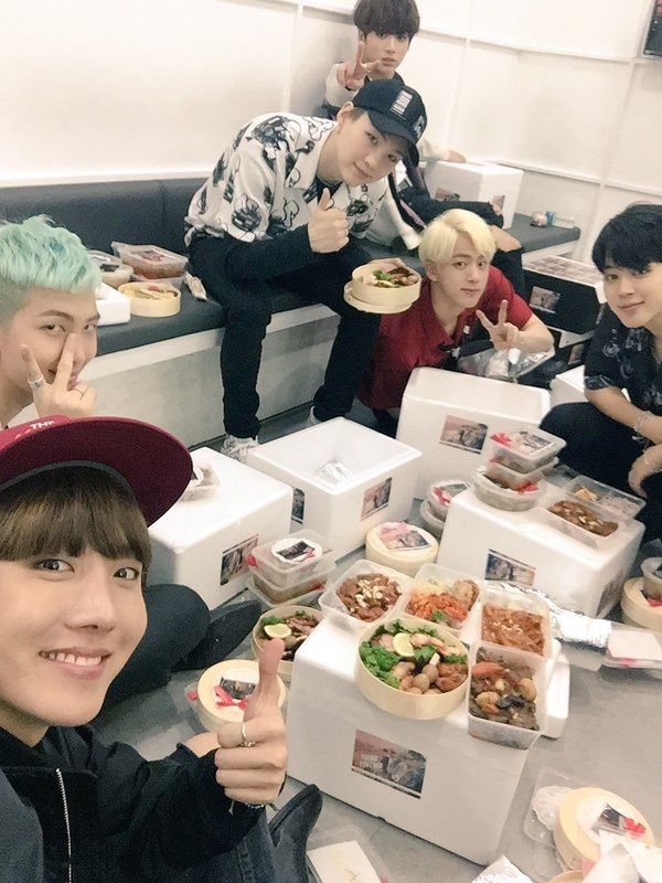 BTS sharing food 🥘🍱🍢 | ARMY's Amino