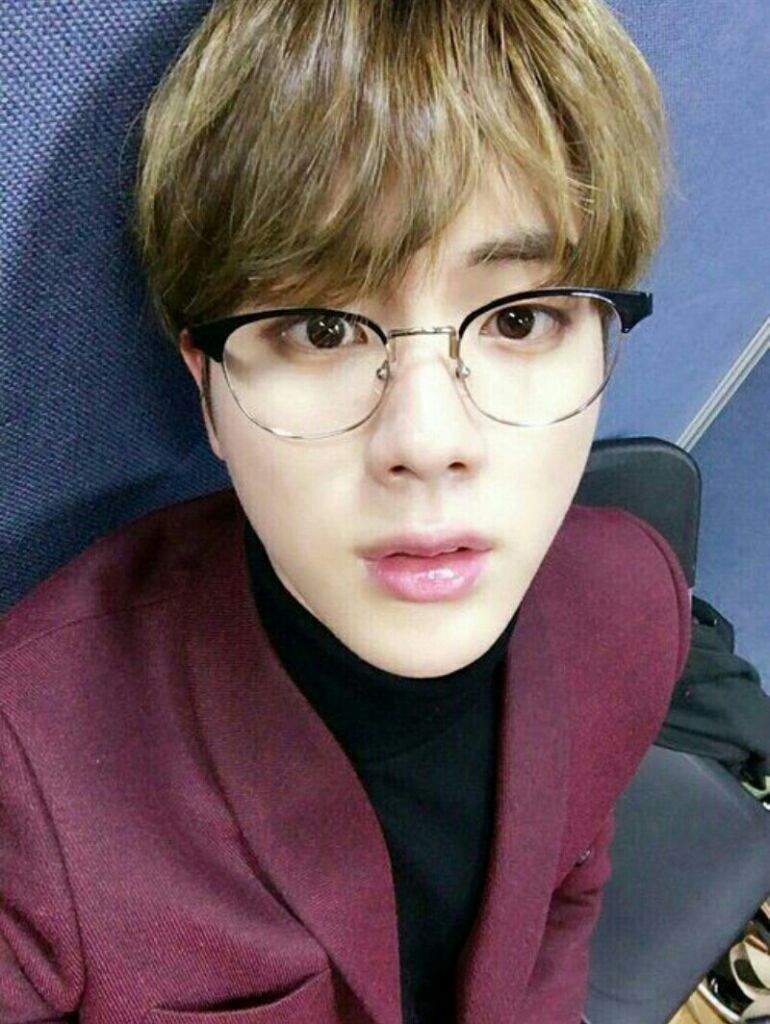 30 dias con bts 1 jin con lentes k pop amino 30 dias con bts 1 jin con lentes k pop amino