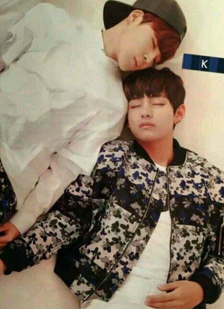 BTS sleeping Part 2(ﾉ*ﾟｰﾟ)ﾉヽ(*ﾟｰﾟ*)ﾉ | ARMY's Amino