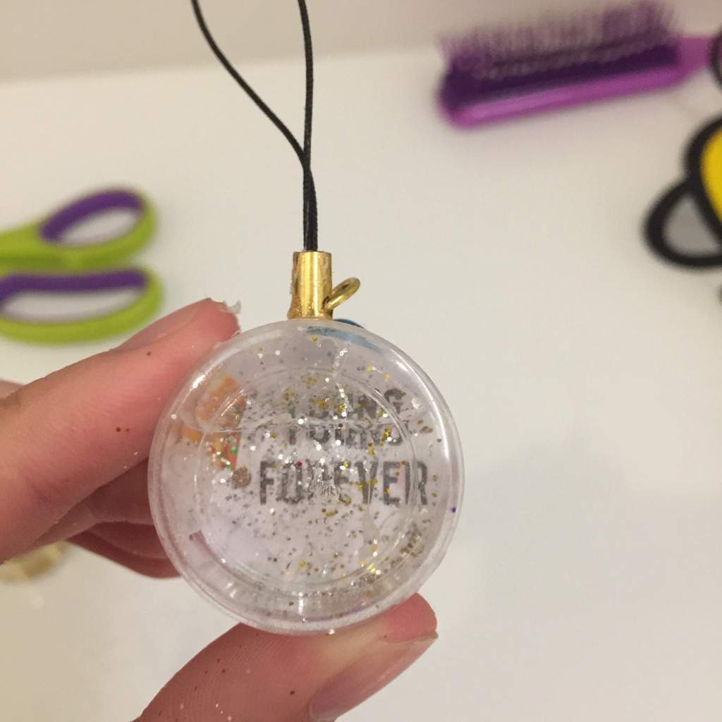 DIY snowglobe keychain ARMY's Amino