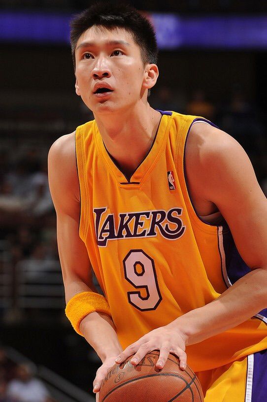 sun yue lakers jersey