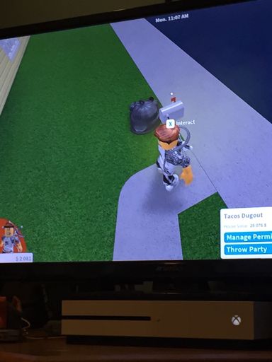 Bloxburg On Xbox Is Great You Should Try It Out Roblox Amino - playing bloxburg on the xbox grinning