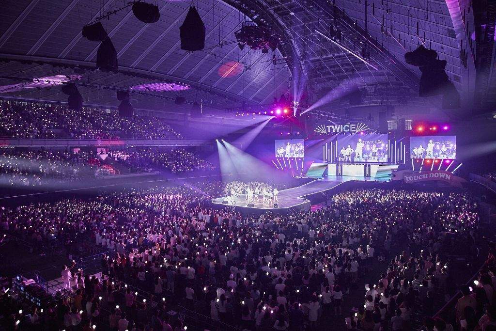 Touchdown In Japan Debut Showcase Twice 트와이스 ㅤ Amino