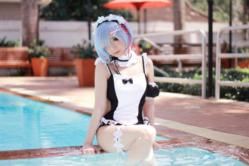 rem in bikini