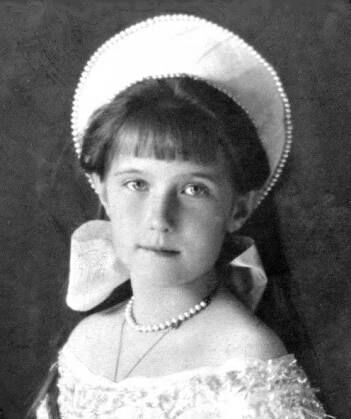 🇷🇺EL CASO DE ANASTASIA ROMANOV🇷🇺 | Casos Misteriosos 🔎 Amino