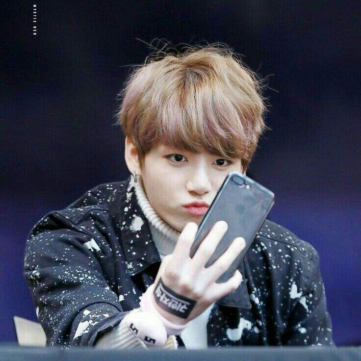 Jungkook pouting | ARMY's Amino