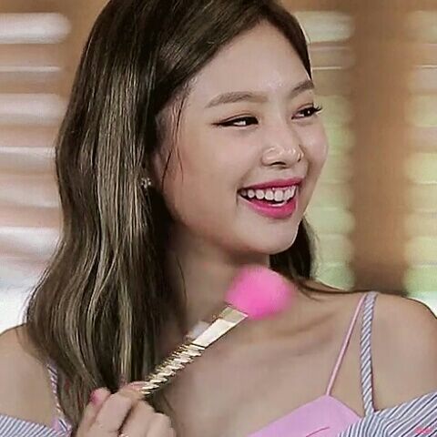 Jennie | •BLACKPINK• Amino