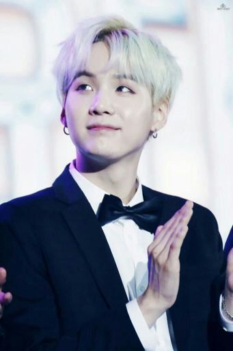 6 reasons to love suga + 1301 followers!! | ARMY's Amino