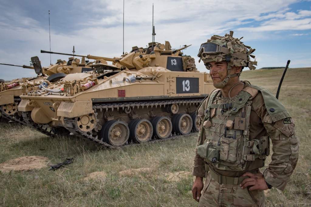 Warrior Infantry Fighting Vehicle Wiki Military Amino Amino