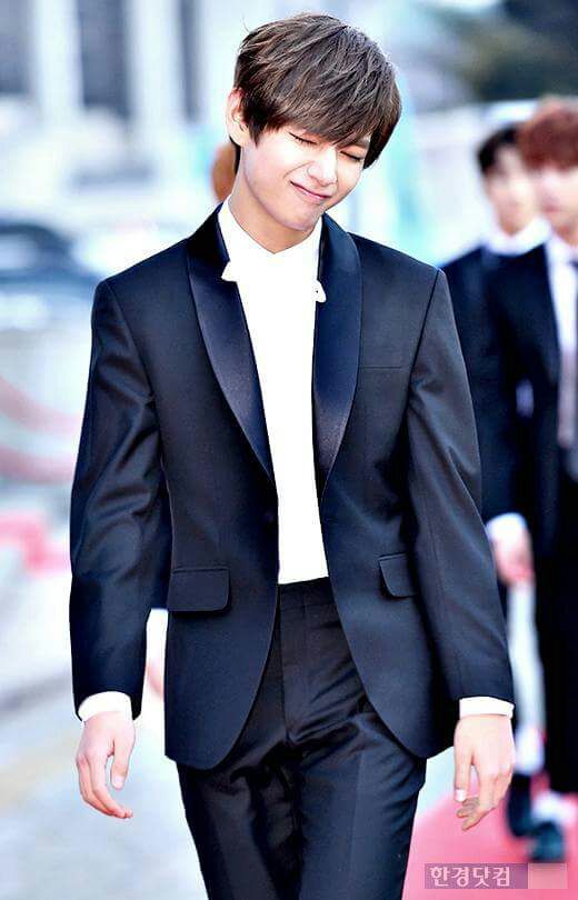 TAEHYUNG IN SUIT, A TREMENDOUS CONCEPT♥ | ARMY's Amino