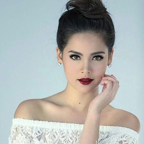 Yaya Urassaya Sperbund ~ Thai Actress | Girls Amino 💚 Amino