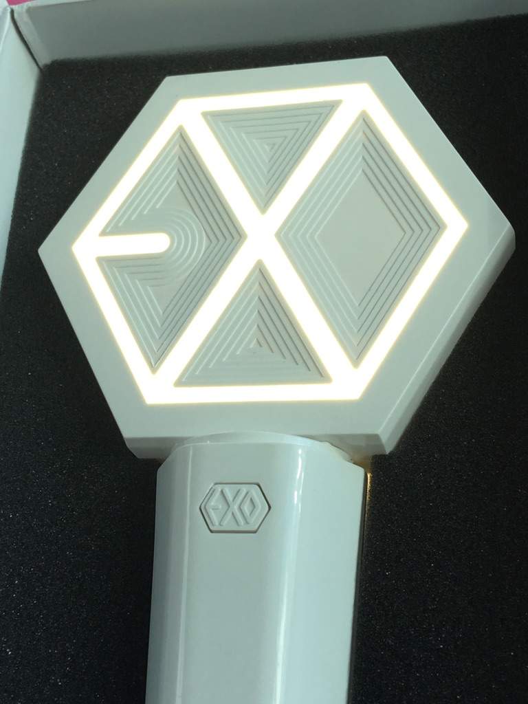 EXO 2.0 OFFICIAL LIGHTSTICK UNBOXING | K-Pop Amino