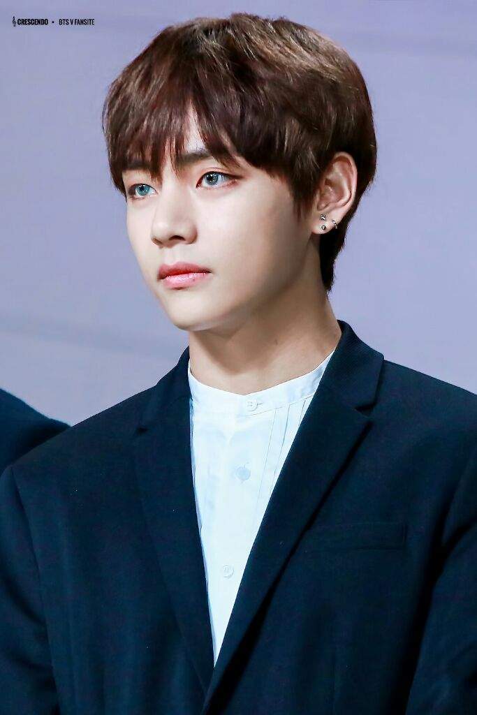 Ethereal Prince Kim Taehyung in MAMA 2016 | ARMY's Amino