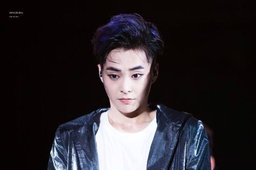 Xiumin with black hair. | EXO (엑소) Amino