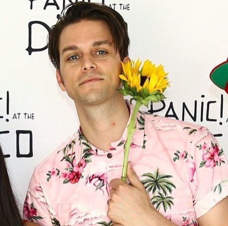 Dallon Weekes | Wiki | IDKHBTFM Amino