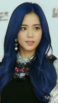 Jisoo With Blue Hair | Kim Jisoo Amino