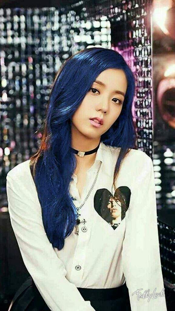 Jisoo With Blue Hair | Kim Jisoo Amino