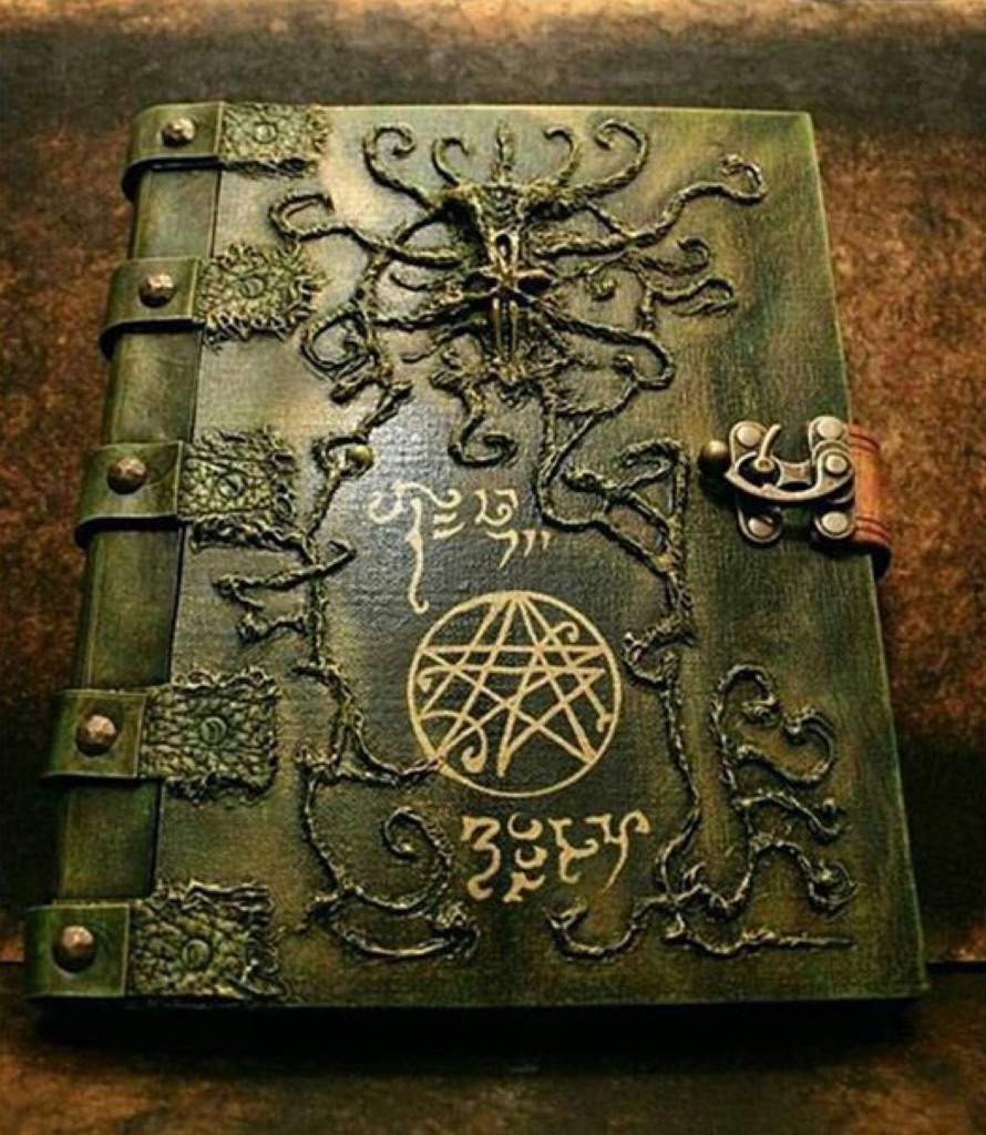 Necronomicon O Livro dos Mortos Bruxaria Wicca Mandrágora Amino Necronomicon O Livro dos Mortos Bruxaria Wicca Mandrágora Amino