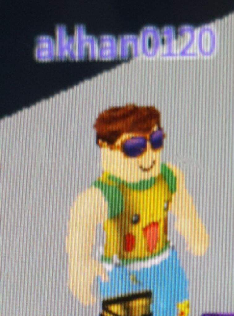 What Would You Do If U Saw This Roblox Amino - pikachu outfit roblox