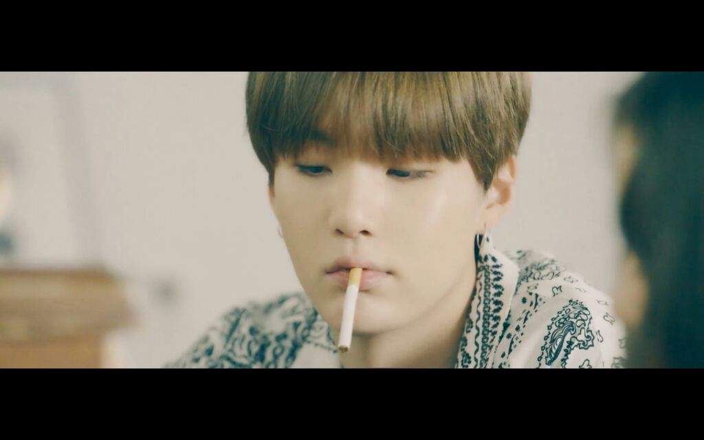Min Yoongi with cigarette appreciation | ARMY's Amino