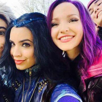 👑EVIE E MAL Amigas para sempre | ⊹ Amino Descendentes ⊹ Amino