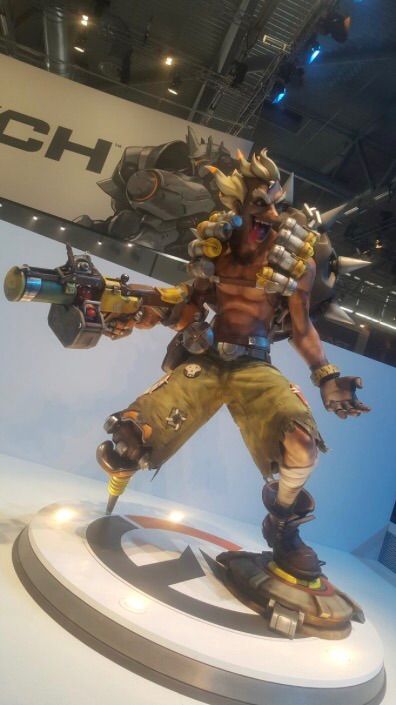 overwatch junkrat statue