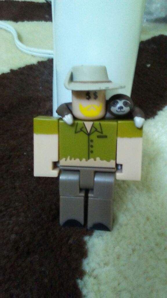 Noobs And Guests Deformed Series Roblox Toys Roblox Amino - roblox noob toy picture