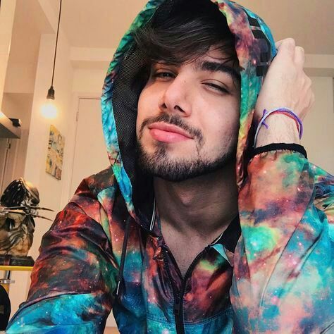 Meu vizinho r  Lucas Olioti - T3ddy #Wattys2017 - Laura ON