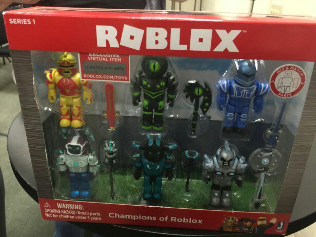 I Got New Roblox Toys Today P Roblox Amino - i got new toys roblox amino