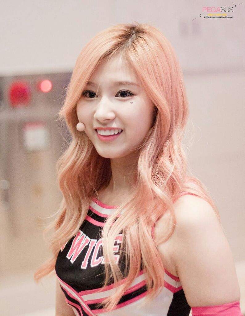 9 Times Sana Changed Her Hair Color.