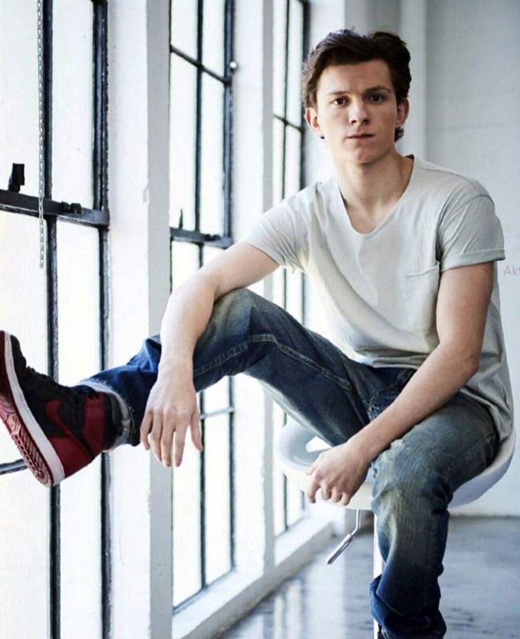 Top 10 Hottest Pictues of Tom Holland 