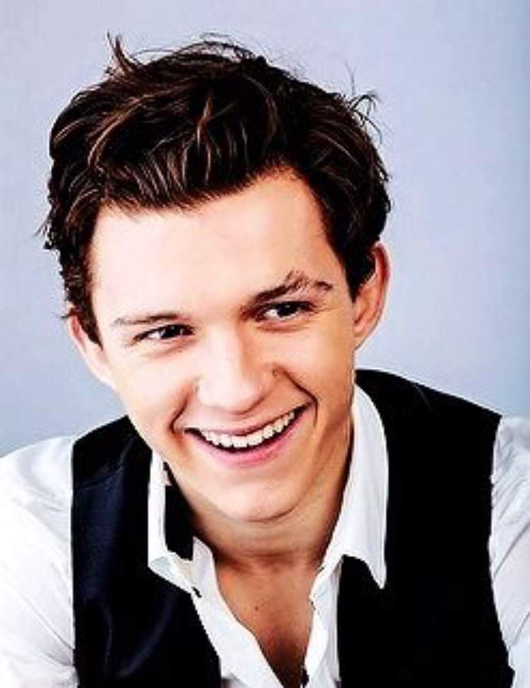 Top 10 Hottest Pictues of Tom Holland | Tommy Holland Amino