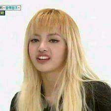 Sin duda me encanta Lisa hasta con su cara de meme♡♡ | •K-Pop• Amino