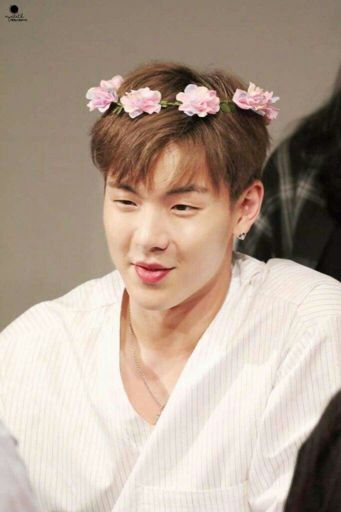 son hyunwoo shownu monbebe amino son hyunwoo shownu monbebe amino