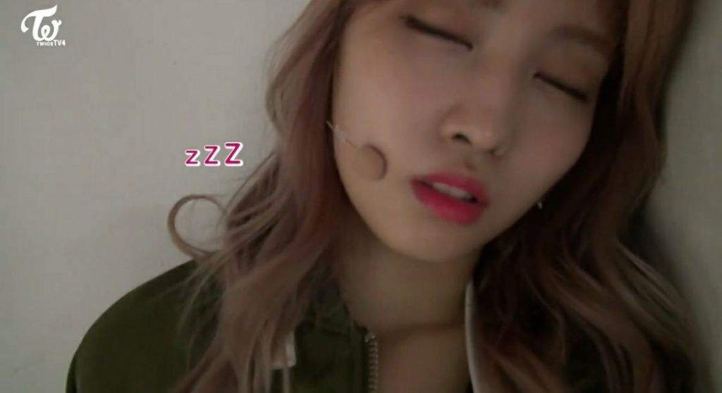 twice-sleeping-photo-twice-amino