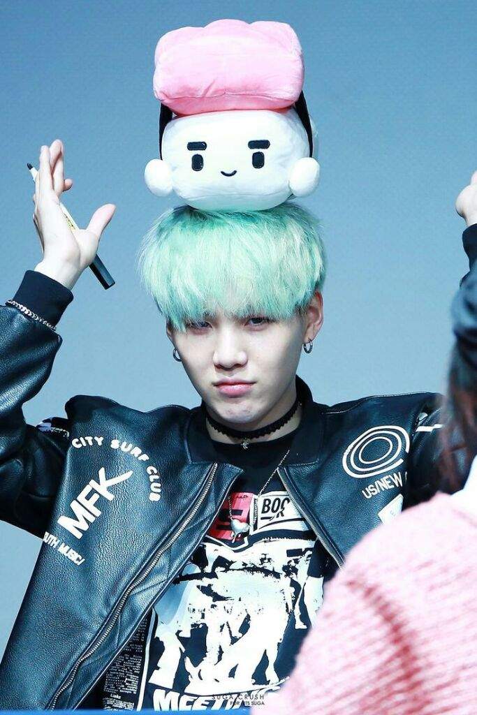 As 10 Fotos Mais Fofas De Min Yoongi Suga 😍😍😘 Army Br Amino 2972