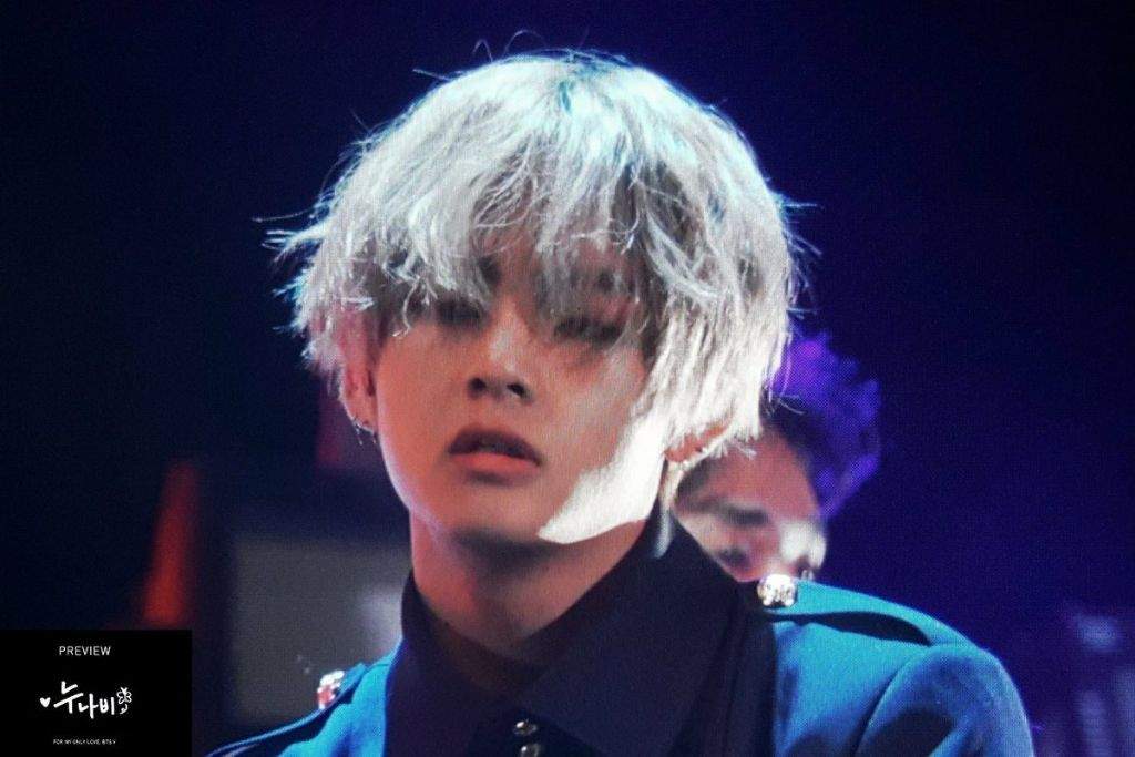 Taehyung's Long Hair Is Beautiful | ARMY's Amino