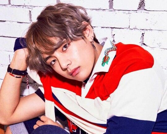 T AE WITH C U R L Y HAIR KIM TAEHYUNG WITH CURLY HAIR | ARMY's Amino