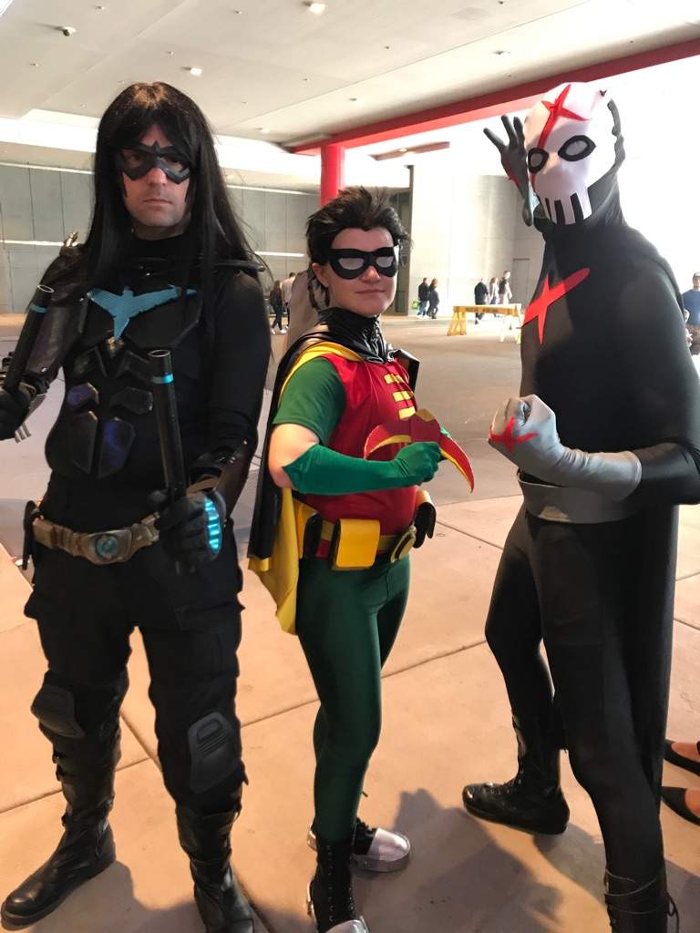 Red X Teen Titans Debut at Wizard World Chicago | Cosplay Amino