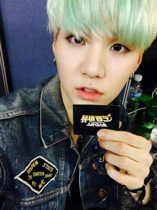 Suga con su cabello de color menta :3 | ARMY's Amino Amino