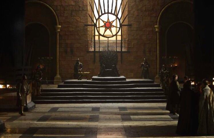 Which Throne Room Looks Better | Thrones Amino