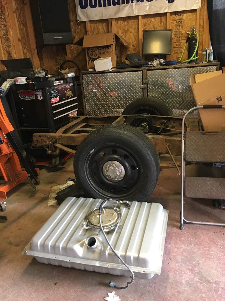 61 F100 Mustang Fuel Tank Conversion 