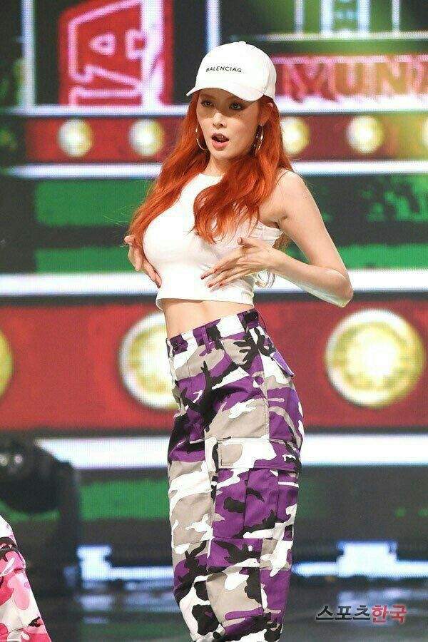 Favourite Hyuna stage outfits - 199X | A-ing Amino